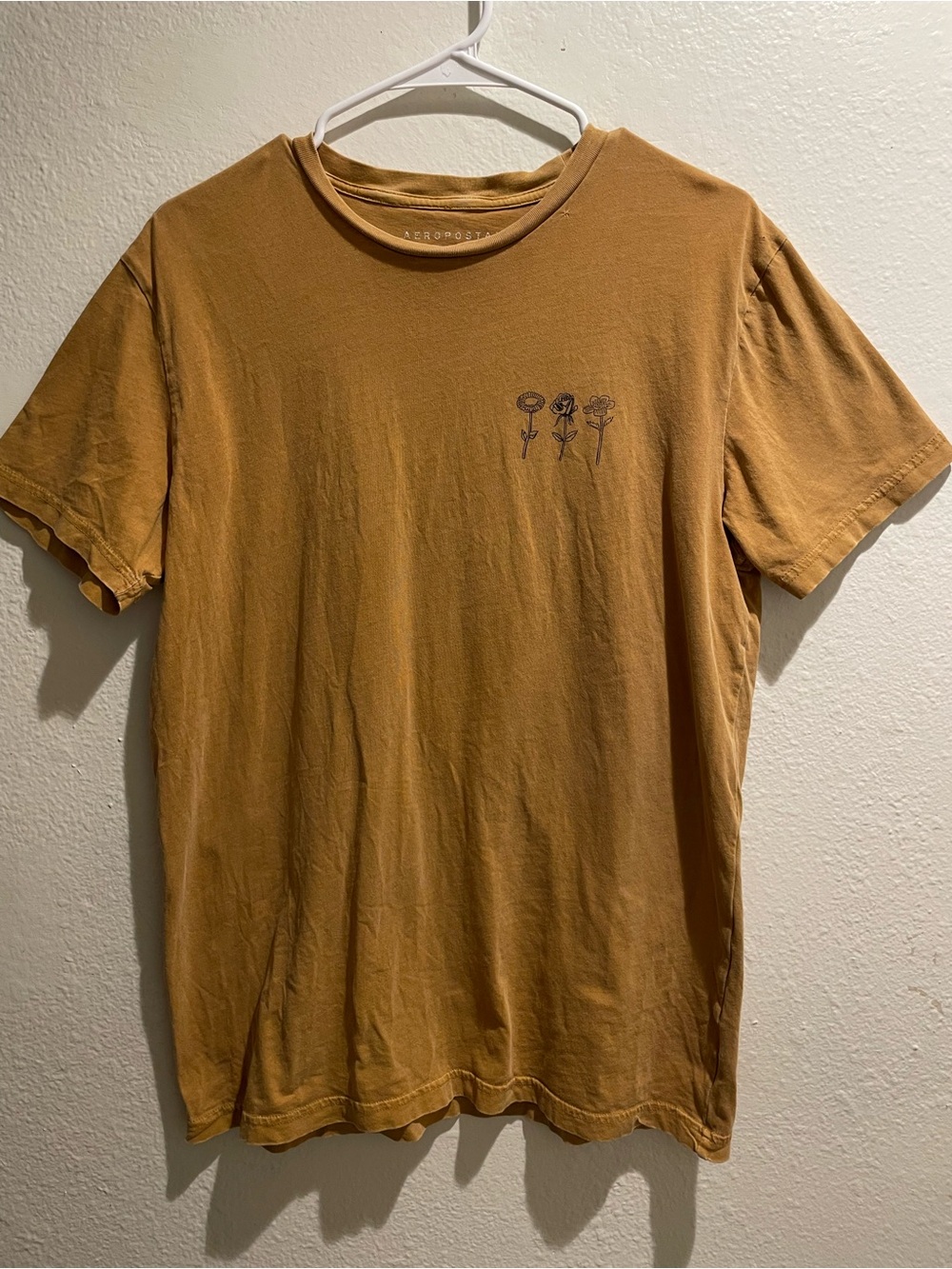 Aeropostale Womens Floral Embroidered Graphic T-Shirt Mustard Yellow Size M